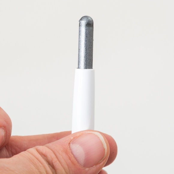 Mally Shadow Stick Extra eye shadow stick in storm - shimmer (silver) - Picture 4 of 7